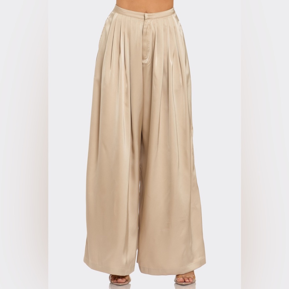 841. Satin Pleated Wide Trousers in Champagne